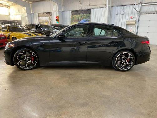 2023 Alfa Romeo Stelvio Veloce AWD