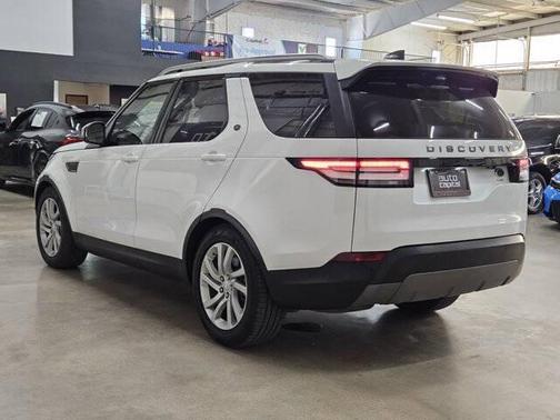 White 2020 Land Rover Discovery SE