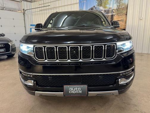 2022 Jeep Wagoneer Series III 4x2