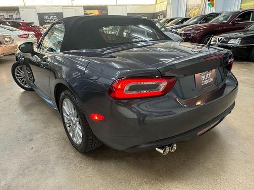 2017 FIAT 124 Spider Base