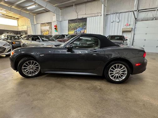 2017 FIAT 124 Spider Base
