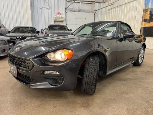 2017 FIAT 124 Spider Base