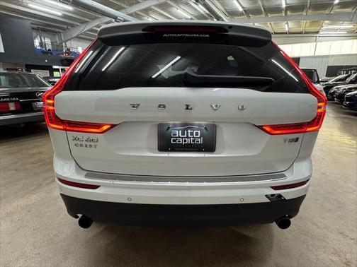 2018 Volvo XC60 Recharge Plug-In Hybrid T8 Momentum