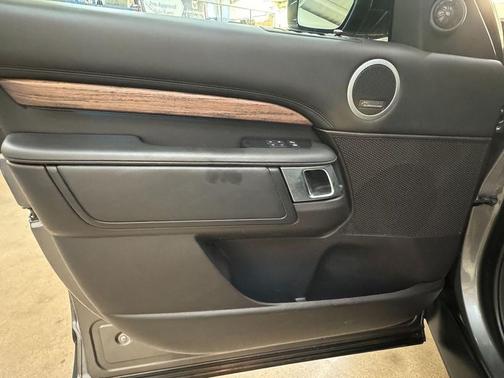 2017 Land Rover Discovery HSE LUXURY