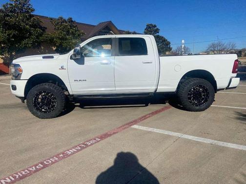 2023 RAM 2500 Laramie Crew Cab 4x4 6'4' Box