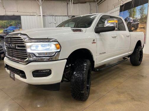 2023 RAM 2500 Laramie Crew Cab 4x4 6'4' Box