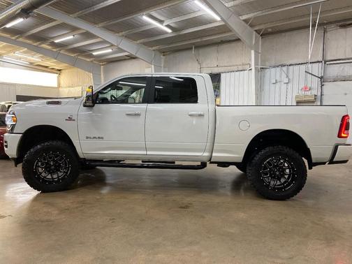 2023 RAM 2500 Laramie Crew Cab 4x4 6'4' Box