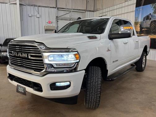 2023 RAM 2500 Laramie Crew Cab 4x4 6'4' Box