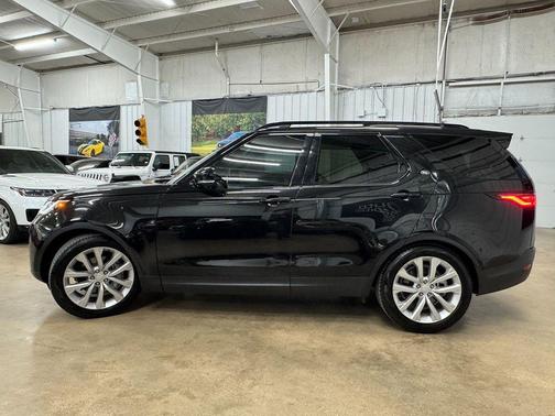 2023 Land Rover Discovery P300 S