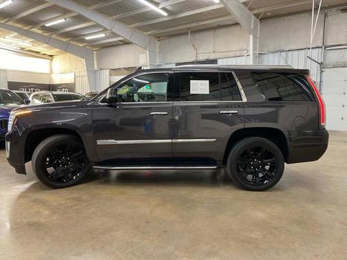 2017 Cadillac Escalade Luxury