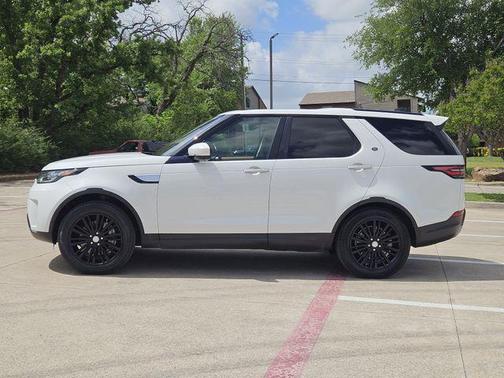 White 2018 Land Rover Discovery HSE LUXURY