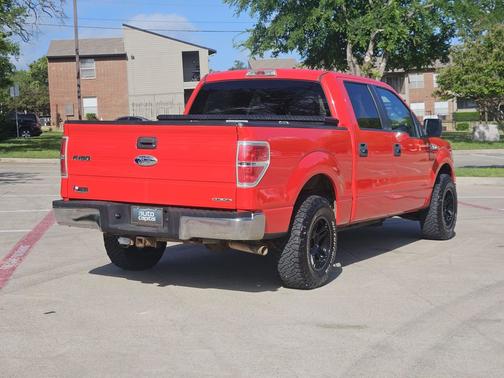 Red 2011 Ford F-150 XLT