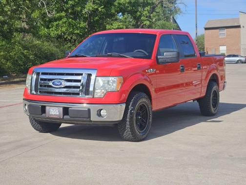 Red 2011 Ford F-150 XLT