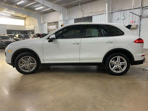 2016 Porsche Cayenne Cayenne