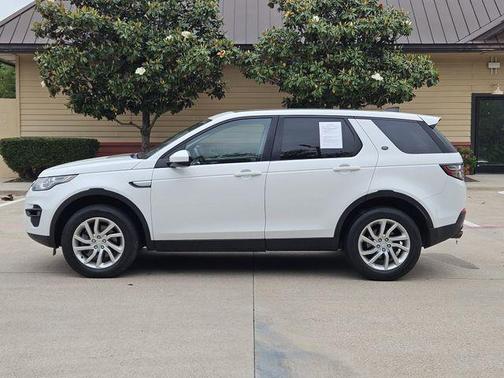 White 2017 Land Rover Discovery Sport HSE