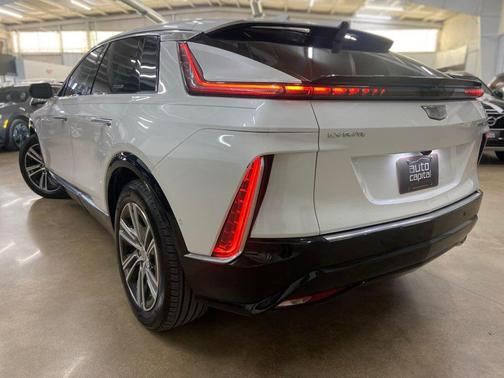 2024 Cadillac LYRIQ Sport