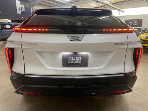 2024 Cadillac LYRIQ Sport