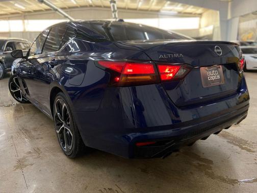 2023 Nissan Altima SR FWD