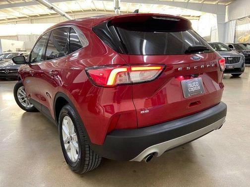 Rapid Red Metallic Tinted Clearcoat 2021 Ford Escape SE