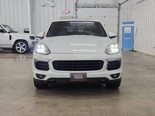 Carrara White Metallic 2016 Porsche Cayenne Cayenne