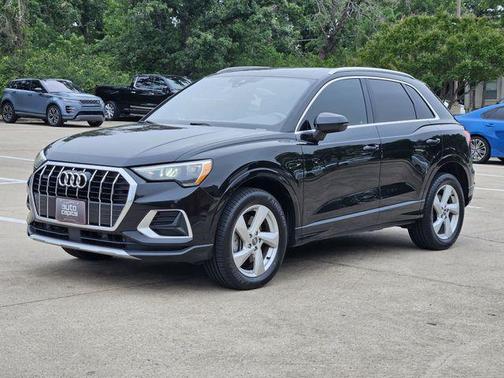 Black Metallic 2020 Audi Q3 45 Premium