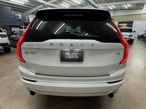 Crystal White 2018 Volvo XC90 T5 Momentum