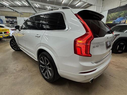 2018 Volvo XC90 T5 Momentum