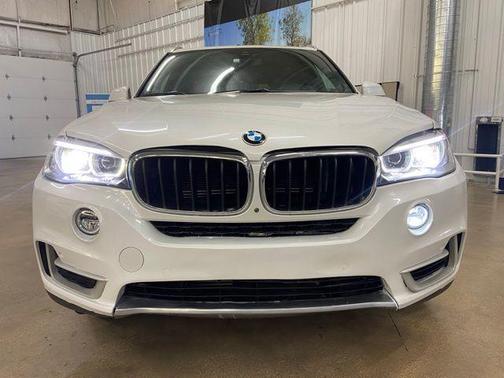 White Metallic 2018 BMW X5 eDrive xDrive40e