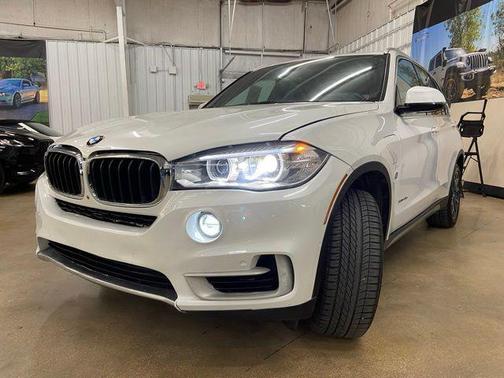 White Metallic 2018 BMW X5 eDrive xDrive40e