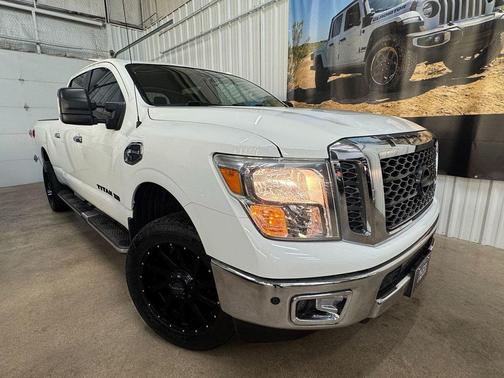 2017 Nissan Titan XD SV