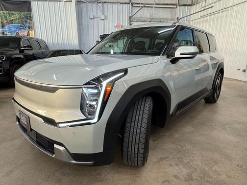 2024 Kia EV9 Light Long Range