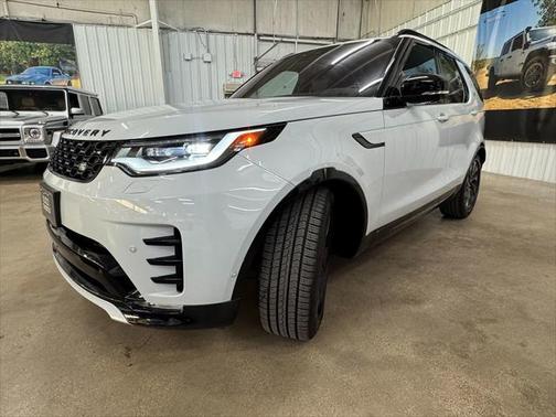 2022 Land Rover Discovery P360 S R-Dynamic