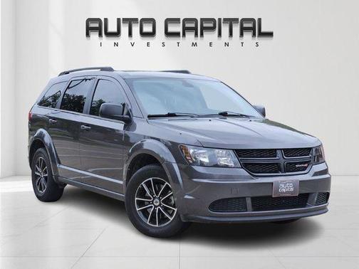 Granite Pearlcoat 2018 Dodge Journey SE