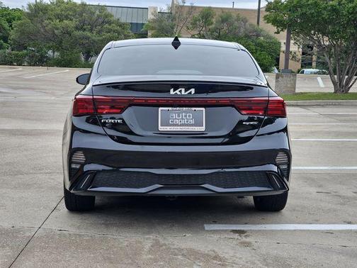 Aurora Black 2022 Kia Forte GT-Line