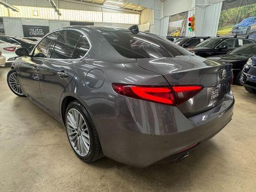 2017 Alfa Romeo Giulia Ti