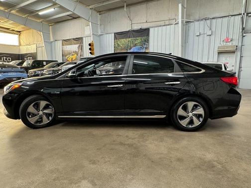 Eclipse Black 2017 Hyundai SONATA Hybrid Limited