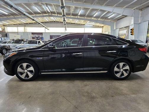 Eclipse Black 2017 Hyundai SONATA Hybrid Limited