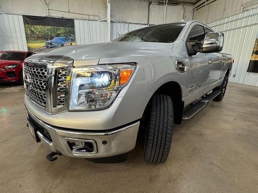 2017 Nissan Titan XD SL