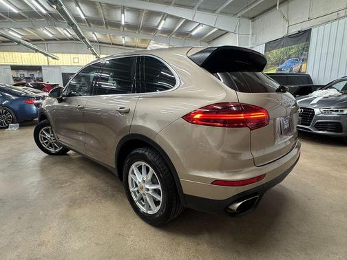 2016 Porsche Cayenne Cayenne