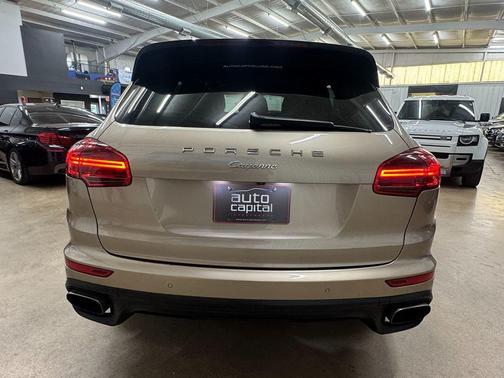 2016 Porsche Cayenne Cayenne