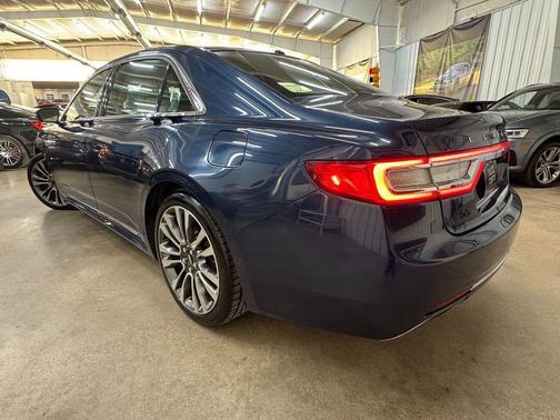 2017 Lincoln Continental Select