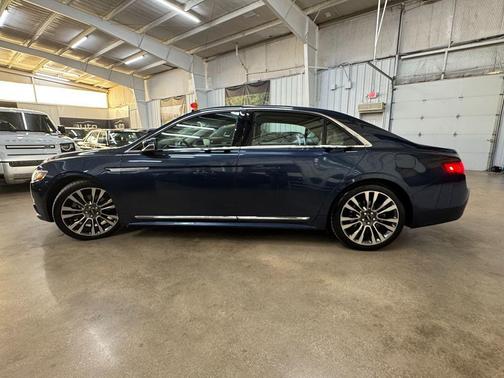 2017 Lincoln Continental Select