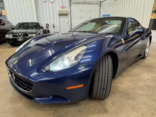 2010 Ferrari California Base