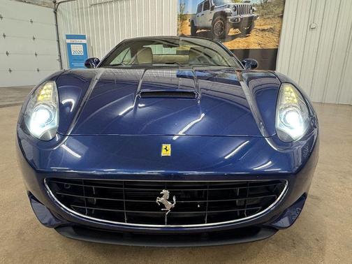 2010 Ferrari California Base