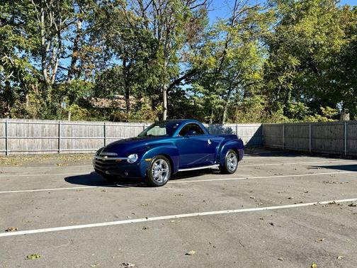 2005 Chevrolet SSR Base