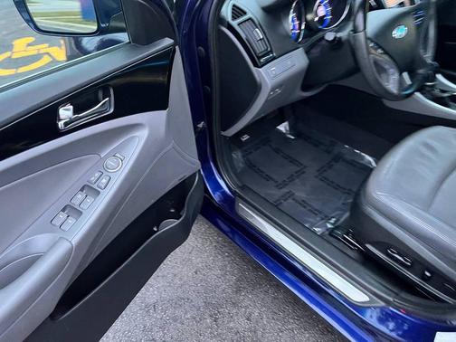 2013 Hyundai SONATA Limited