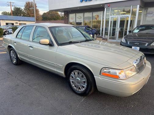 2005 Mercury Grand Marquis GS 4dr Sedan