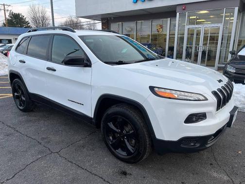 2017 Jeep Cherokee Sport