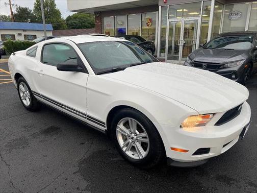 2011 Ford Mustang V6 Premium