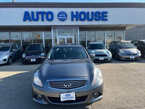 2015 INFINITI Q40 Base